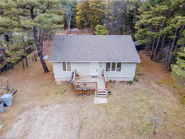 6420 Tanner Road, House detached with 3 bedrooms, 1 bathrooms and null parking in Lambton Shores ON | Image 44
