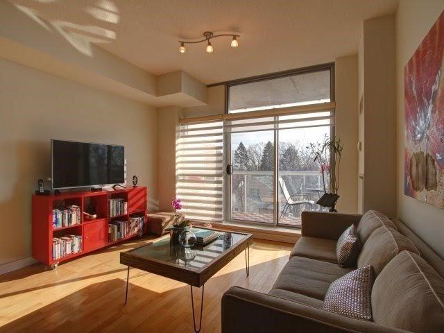 404 - 601 Kingston Rd, Condo with 2 bedrooms, 1 bathrooms and 1 parking in Toronto ON | Image 2