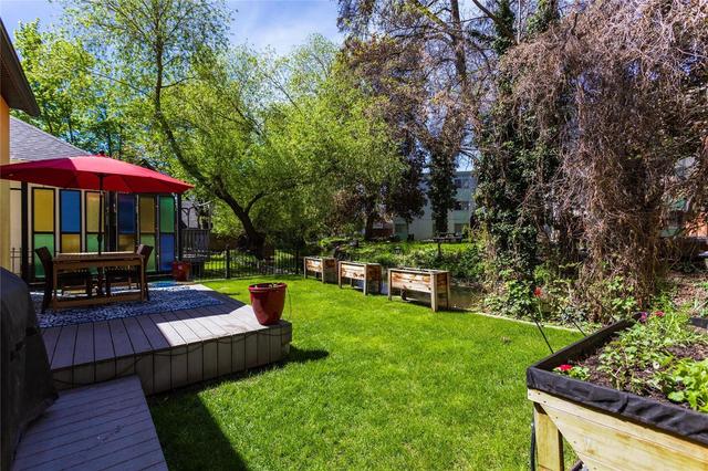 1876 Marshall Street, House detached with 3 bedrooms, 3 bathrooms and 2 parking in Kelowna BC | Image 39