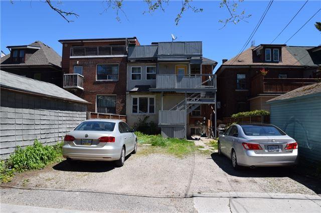 1032 Bathurst St, House semidetached with 9 bedrooms, 5 bathrooms and 4 parking in Toronto ON | Image 20