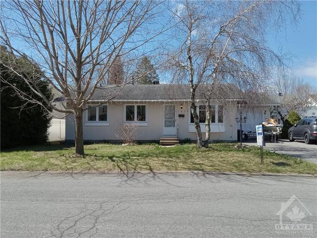 1028 Adley Road, House detached with 3 bedrooms, 2 bathrooms and 5 parking in Ottawa ON | Image 1