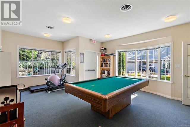 Clubhouse pool table | Image 26