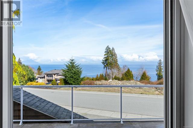 Ocean and Mountain views from front deck | Image 20