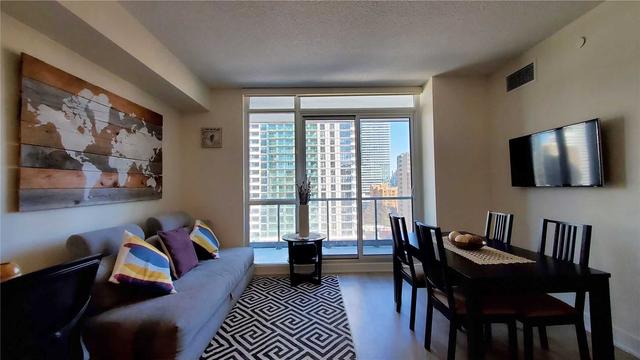 1009 - 30 Roehampton Ave, Condo with 1 bedrooms, 1 bathrooms and 1 parking in Toronto ON | Image 12