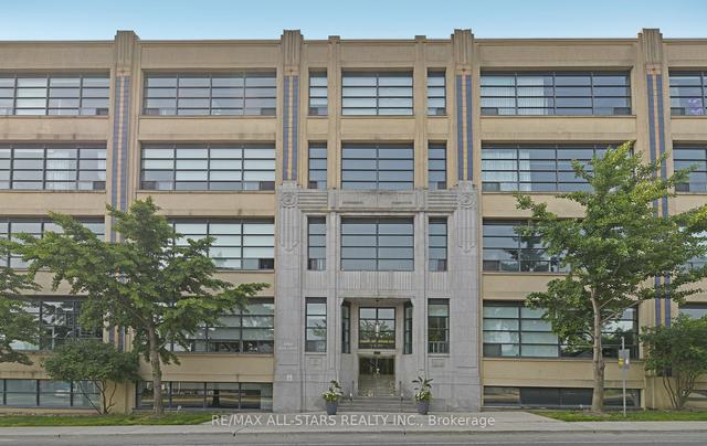 402 - 1001 Roselawn Ave, Condo with 2 bedrooms, 2 bathrooms and 1 parking in Toronto ON | Image 1