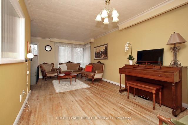 79 Wellesworth Dr, House detached with 3 bedrooms, 2 bathrooms and 6 parking in Toronto ON | Image 26