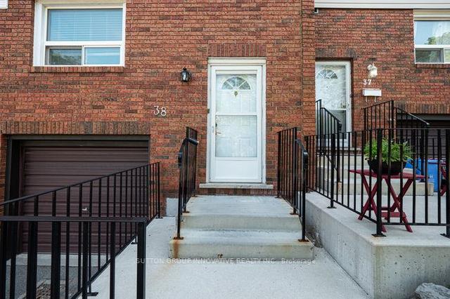 38 - 170 Lavina Cres, Townhouse with 3 bedrooms, 2 bathrooms and 2 parking in Hamilton ON | Image 26