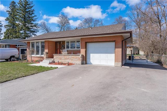 1183 Homuth Avenue, House detached with 3 bedrooms, 2 bathrooms and 5 parking in Cambridge ON | Image 3