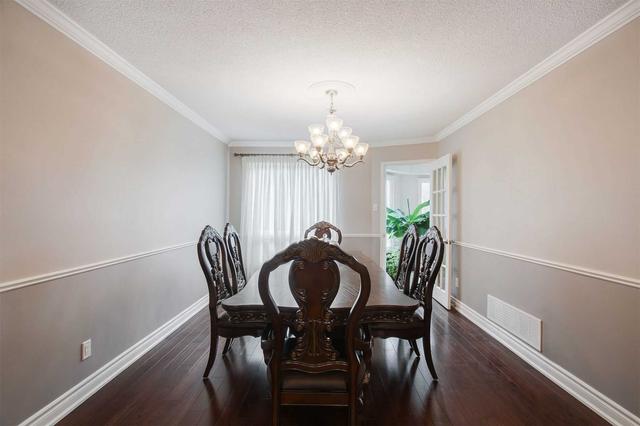 10 Dartmoor Dr, House detached with 4 bedrooms, 3 bathrooms and 4 parking in Toronto ON | Image 3