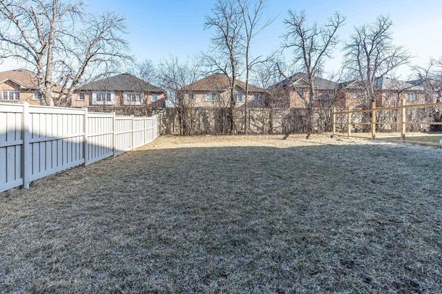 100 Hollowgrove Blvd, House semidetached with 3 bedrooms, 3 bathrooms and 5 parking in Brampton ON | Image 30