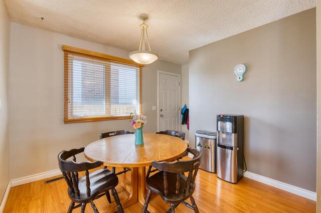 11240 Braeside Drive Sw, House detached with 3 bedrooms, 2 bathrooms and 3 parking in Calgary AB | Image 11