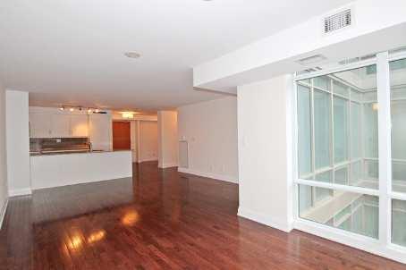 515 - 1 Bedford Rd, Condo with 2 bedrooms, 2 bathrooms and 1 parking in Toronto ON | Image 3