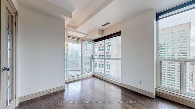 3710 - 8 Park Rd, Condo with 2 bedrooms, 2 bathrooms and 1 parking in Toronto ON | Image 6
