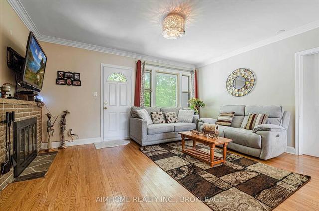 6 Roycrest Ave, House detached with 3 bedrooms, 2 bathrooms and 3 parking in Toronto ON | Image 16