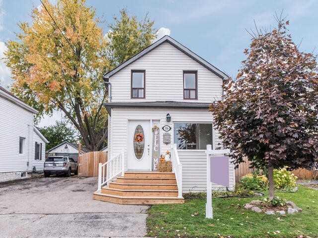 556 Front St, House detached with 2 bedrooms, 2 bathrooms and 3 parking in Oshawa ON | Image 1