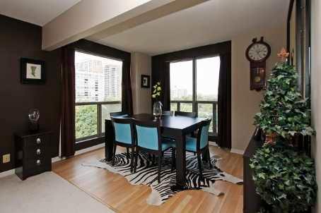 803 - 298 Jarvis St, Condo with 2 bedrooms, 2 bathrooms and 1 parking in Toronto ON | Image 4