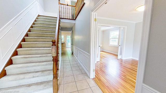 1217 Glenora Drive, House detached with 4 bedrooms, 2 bathrooms and 4 parking in London ON | Image 2