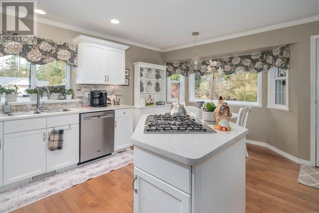 25345 Hilland Avenue, House detached with 3 bedrooms, 2 bathrooms and 6 parking in Maple Ridge BC | Image 11