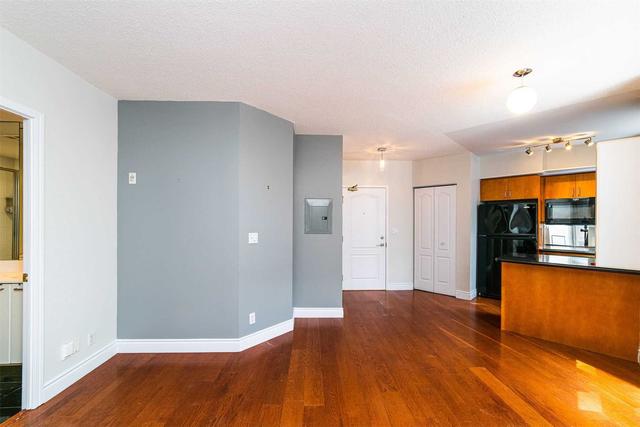 404 - 20 Collier St S, Condo with 1 bedrooms, 1 bathrooms and 0 parking in Toronto ON | Image 6
