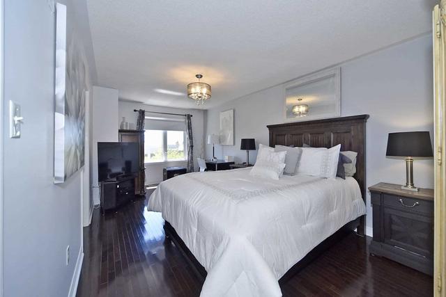 60 Arco Circ, House semidetached with 3 bedrooms, 4 bathrooms and 4 parking in Vaughan ON | Image 4