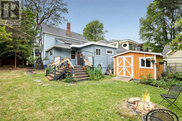 1335 Stanley Ave, House detached with 4 bedrooms, 2 bathrooms and 2 parking in Victoria BC | Image 2