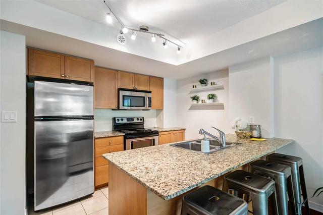 118 - 11 Ruttan St, Townhouse with 2 bedrooms, 2 bathrooms and 1 parking in Toronto ON | Image 5