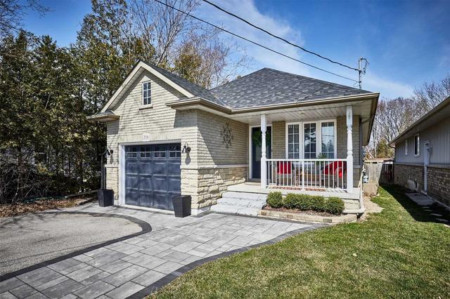 208 Chestnut St W, House detached with 2 bedrooms, 2 bathrooms and 3 parking in Whitby ON | Image 1