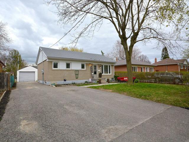 46 Fairglen Ave, House detached with 3 bedrooms, 2 bathrooms and 6 parking in Brampton ON | Image 12