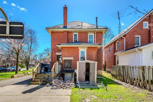 215 Paisley St, House detached with 5 bedrooms, 2 bathrooms and 7 parking in Guelph ON | Image 5