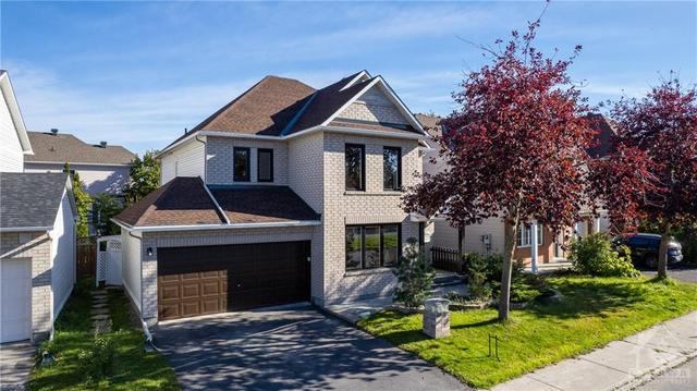 102 Craig Henry Drive, House detached with 4 bedrooms, 3 bathrooms and 4 parking in Ottawa ON | Image 1