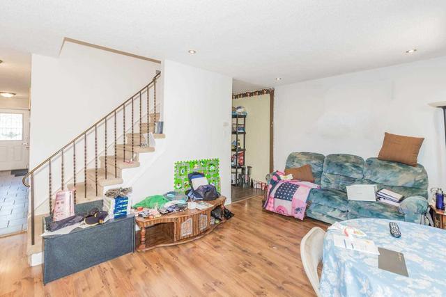 16 - 16 Foster Cres, Townhouse with 3 bedrooms, 2 bathrooms and 1 parking in Brampton ON | Image 9