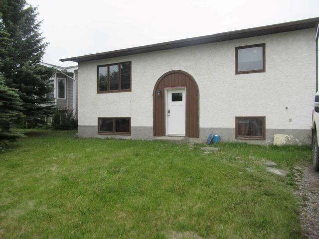 101 9th Av Ne, House detached with 3 bedrooms, 2 bathrooms and 2 parking in Sundre AB | Image 1