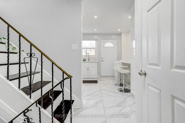 43 North Bonnington Ave, House semidetached with 3 bedrooms, 3 bathrooms and 4 parking in Toronto ON | Image 2