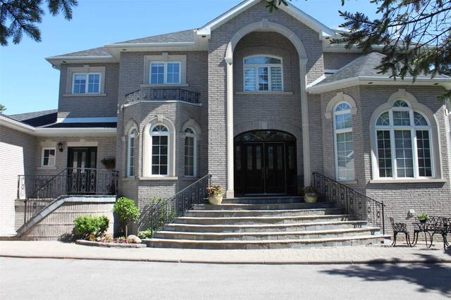 2 Mcroberts Pl, House detached with 5 bedrooms, 6 bathrooms and 26 parking in Aurora ON | Image 1