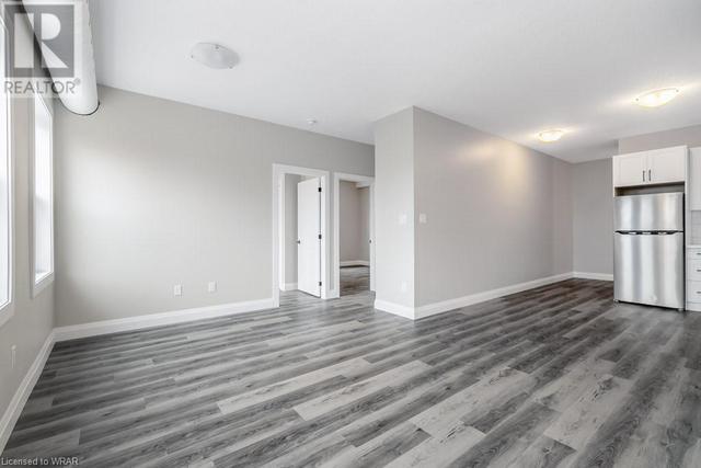 4 - 26 Queen Street W, Condo with 2 bedrooms, 1 bathrooms and 1 parking in Cambridge ON | Image 3