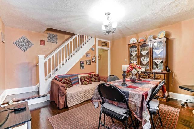 416 Mcroberts Ave, House detached with 2 bedrooms, 1 bathrooms and 1 parking in Toronto ON | Image 12