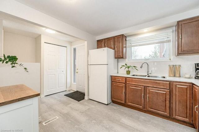 52 - 539 Willow Road, House attached with 3 bedrooms, 1 bathrooms and 1 parking in Guelph ON | Image 30