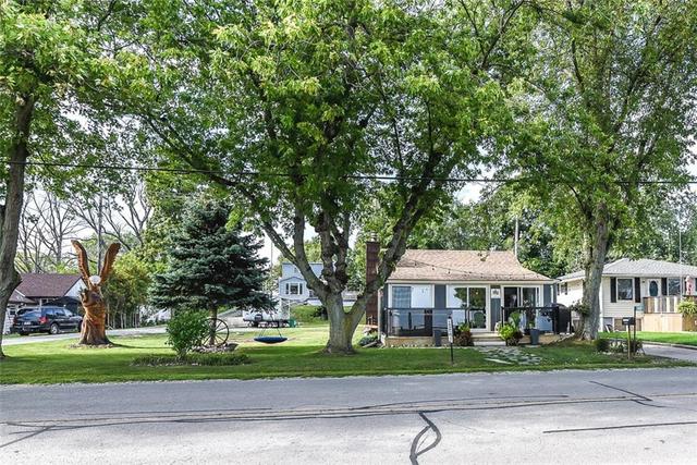 2491 North Shore Drive, House detached with 2 bedrooms, 1 bathrooms and 4 parking in Haldimand County ON | Image 4
