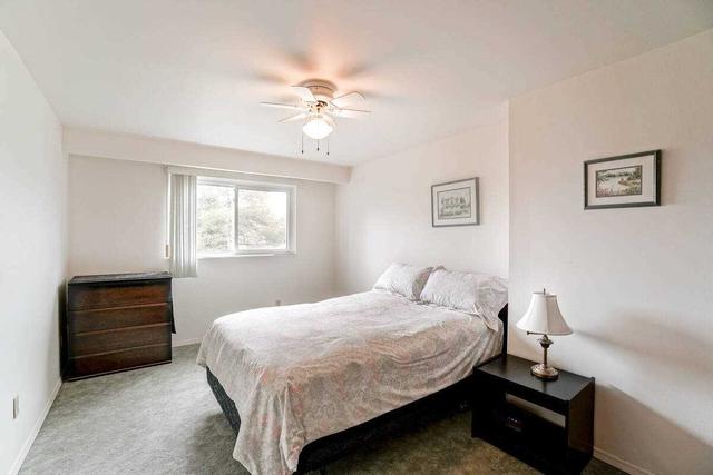 27 Huntsville St, Townhouse with 3 bedrooms, 2 bathrooms and 3 parking in Hamilton ON | Image 7