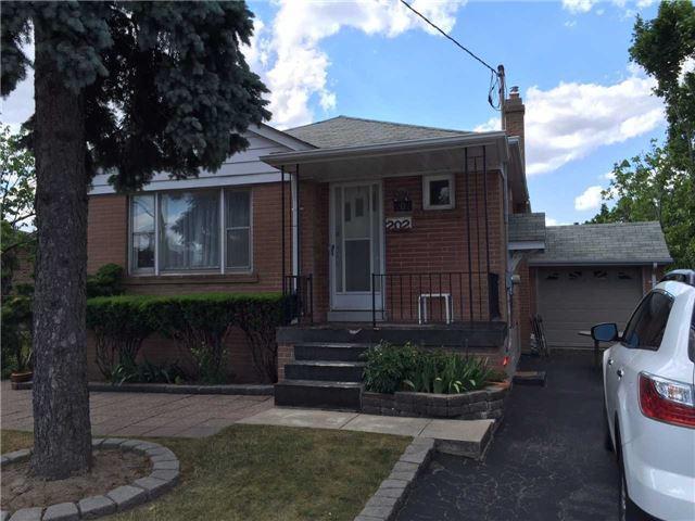 202 Drewry Ave, House detached with 3 bedrooms, 2 bathrooms and 4 parking in Toronto ON | Image 1
