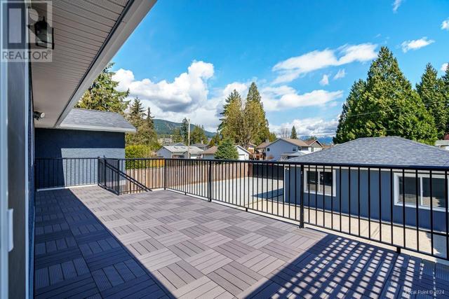 3956 Sefton Street, House detached with 4 bedrooms, 3 bathrooms and 4 parking in Port Coquitlam BC | Image 32