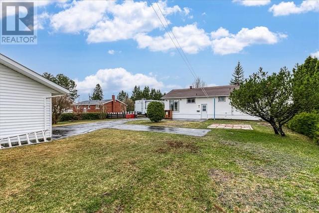 4166 La Habre Avenue, House detached with 5 bedrooms, 2 bathrooms and null parking in Greater Sudbury ON | Image 39
