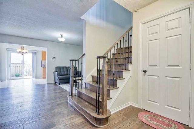 20 Sugarberry Dr, House semidetached with 3 bedrooms, 4 bathrooms and 3 parking in Brampton ON | Image 16