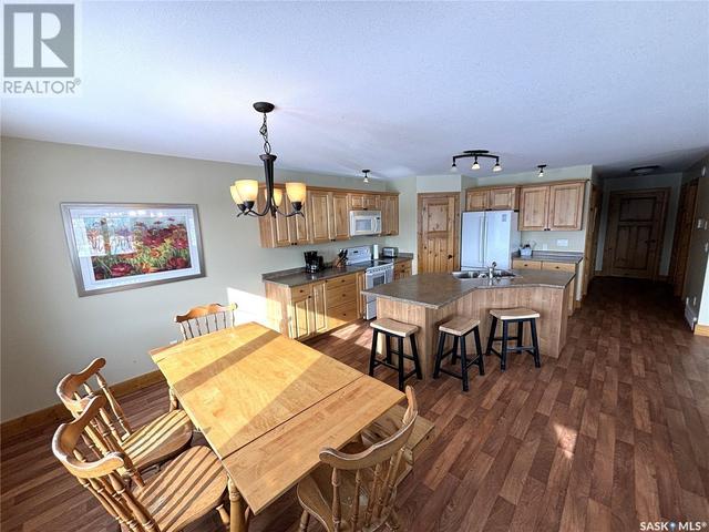 437 Vivian Bay, House detached with 2 bedrooms, 2 bathrooms and null parking in Coteau No. 255 SK | Image 6