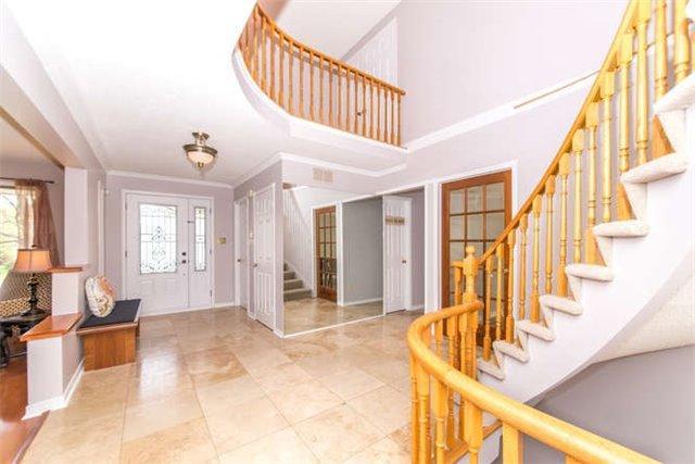 1003 Riverview Cres, House detached with 5 bedrooms, 5 bathrooms and 2 parking in Pickering ON | Image 2