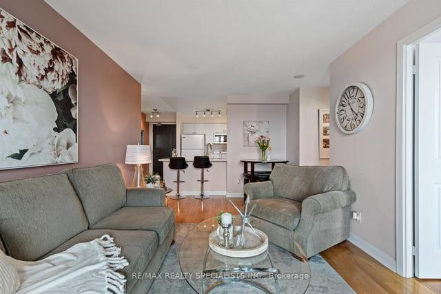 1405 - 235 Sherway Gardens Rd, Condo with 2 bedrooms, 2 bathrooms and 1 parking in Toronto ON | Image 32