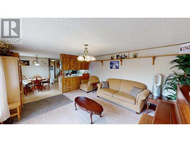13610 Wolsey Subdiv, House other with 5 bedrooms, 3 bathrooms and null parking in Peace River B BC | Image 3