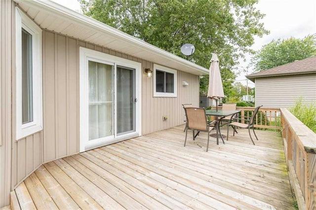 2586 Lakeshore Rd, House detached with 2 bedrooms, 1 bathrooms and 4 parking in Haldimand County ON | Image 11