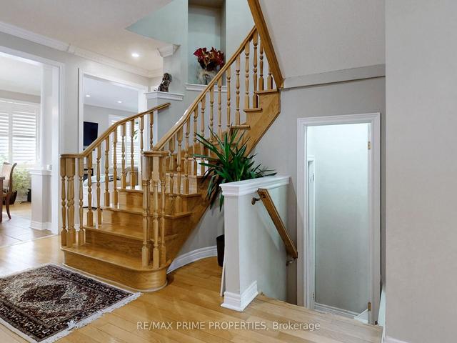 17 Grapevine Circ, House detached with 4 bedrooms, 5 bathrooms and 6 parking in Toronto ON | Image 16