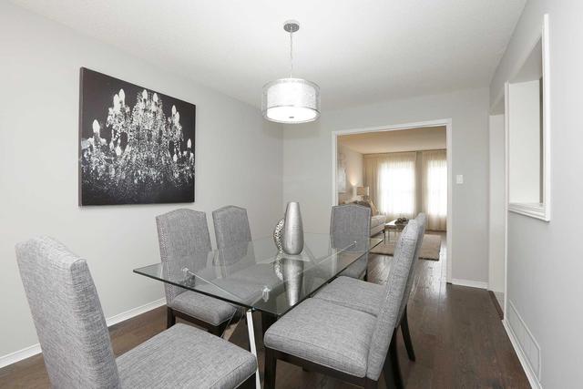 26 Lafleur Crt, House detached with 4 bedrooms, 4 bathrooms and 6 parking in Brampton ON | Image 3